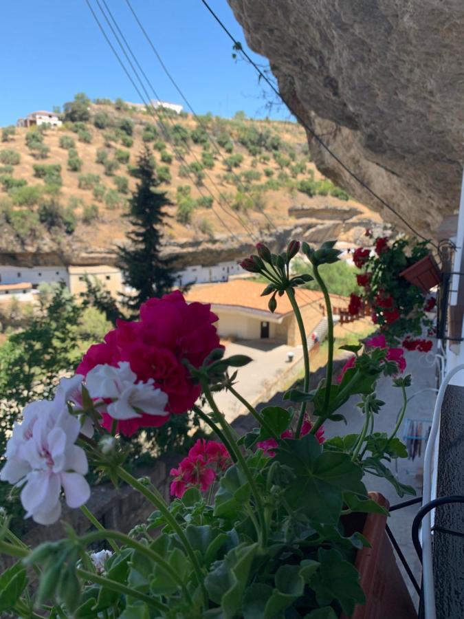 בית הארחה Setenil De Las Bodegas 	Casa Cueva "Las Calcetas" מראה חיצוני תמונה