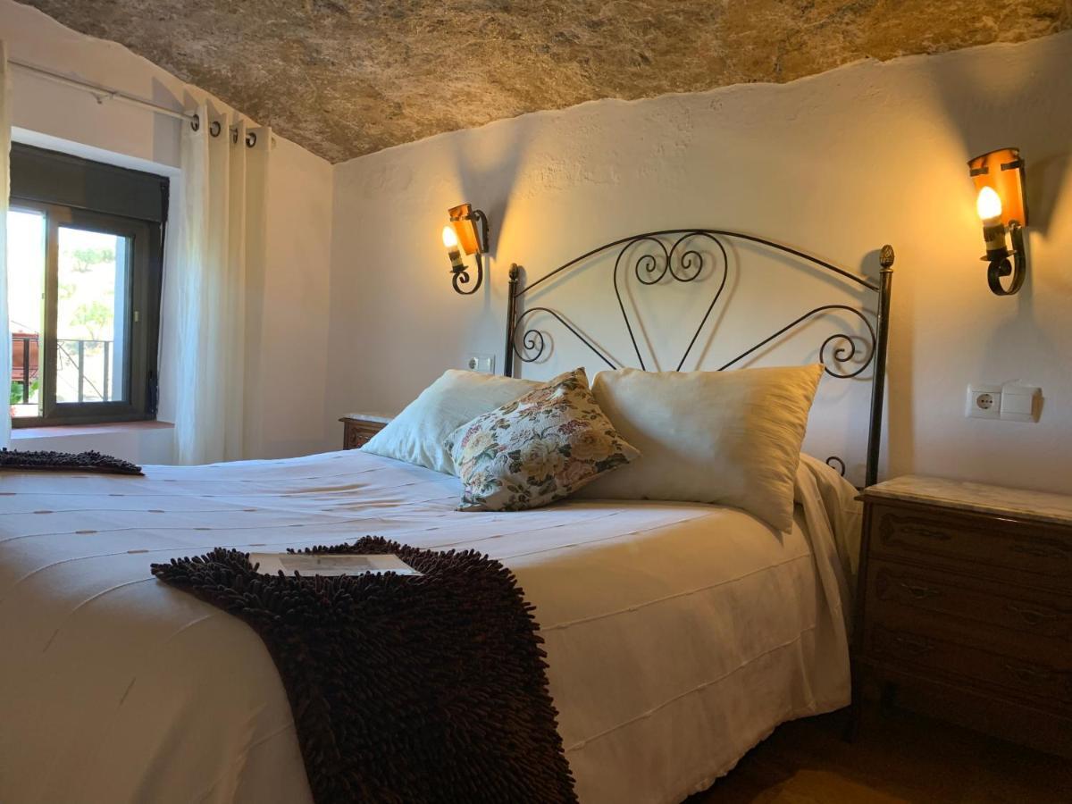 בית הארחה Setenil De Las Bodegas 	Casa Cueva "Las Calcetas" מראה חיצוני תמונה